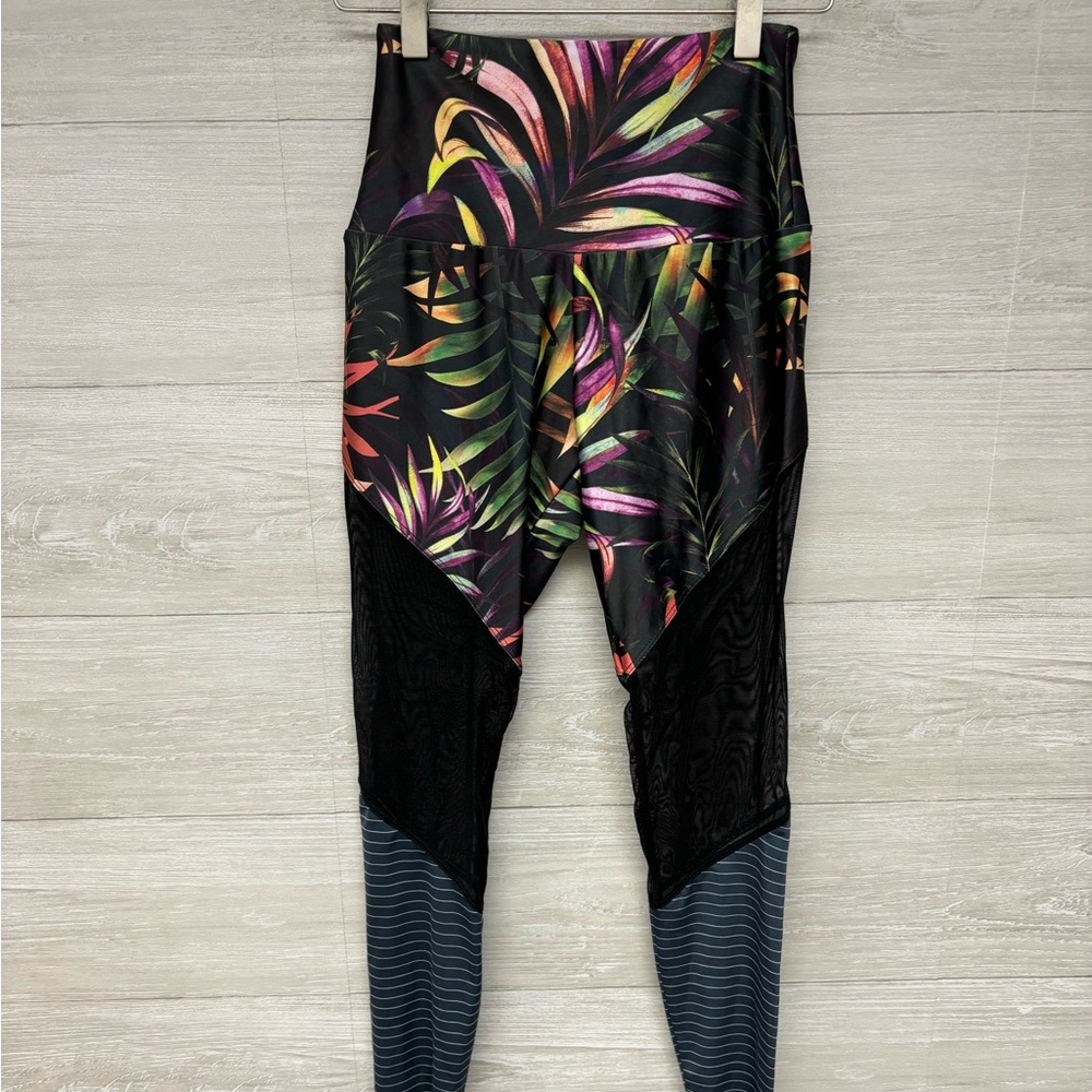 * | ONZIE | leggings. Size S/M.